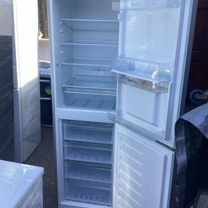 Fridge/Freezer – over 5 ft (3.A1) – CRFG1582DS – Beko / . / . / .