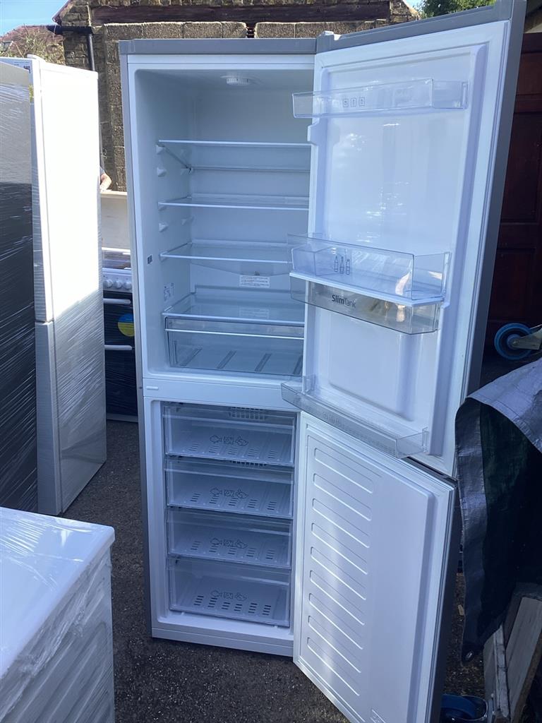 Fridge/Freezer - over 5 ft (3.A1) - CRFG1582DS - Beko / . / . / . - Image 2