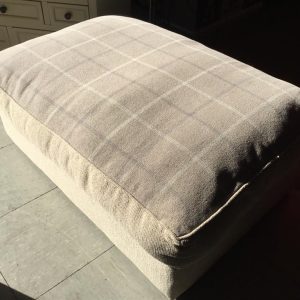 Stool/Pouffe