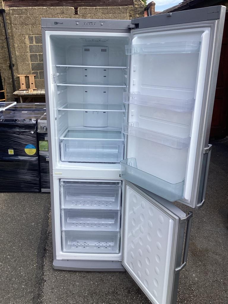 Fridge/Freezer - over 5 ft (2.A) - RL38SCPS - Samsung / . / . / . - Image 2