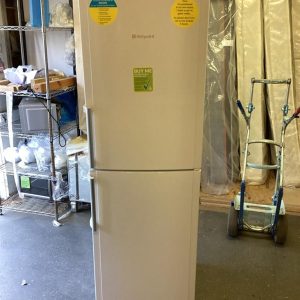 Fridge/Freezer – over 5 ft (3.A1) – FFUL1820 – Hotpoint / . / . / .
