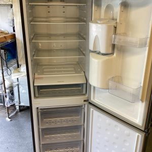 Fridge/Freezer – over 5 ft (2.A) – RL41WGIH – Samsung / . / . / .