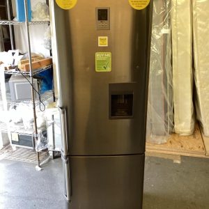 Fridge/Freezer – over 5 ft (2.A) – RL41WGIH – Samsung / . / . / .